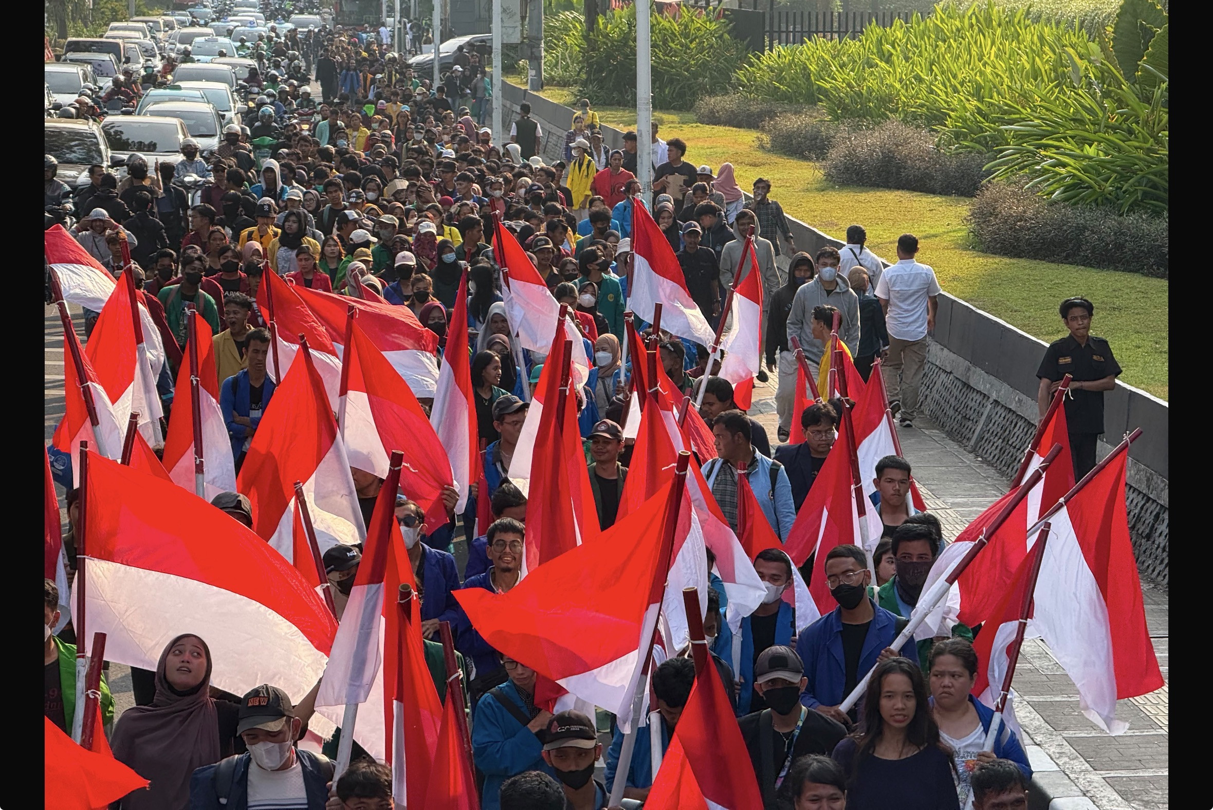 Massa Aksi Komando Rakyat Jaga Persatuan Berdemonstrasi di DPR, Berikut 5 Seruannya