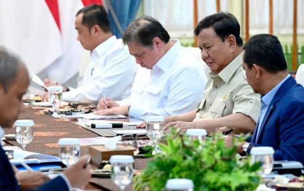 Dari Istana hingga Lapangan, Prabowo Menguji Laporan Pejabat